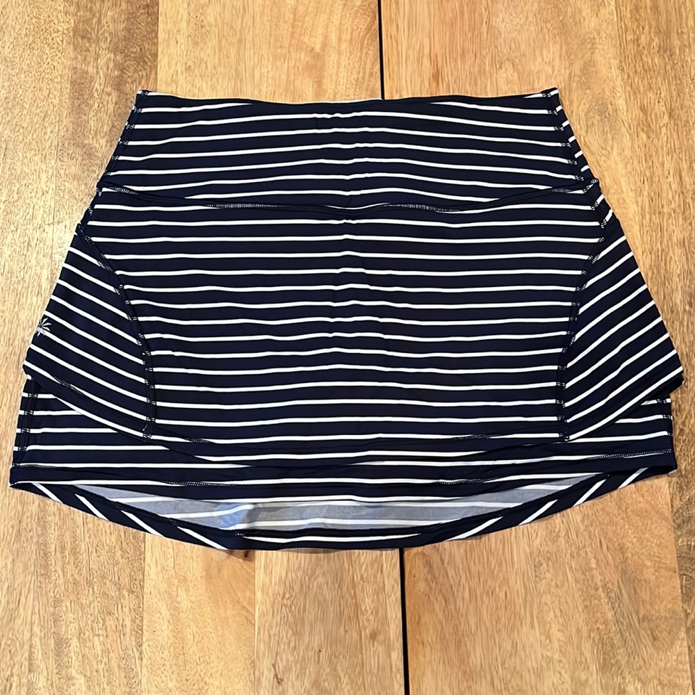 Athleta navy and white striped skort, S